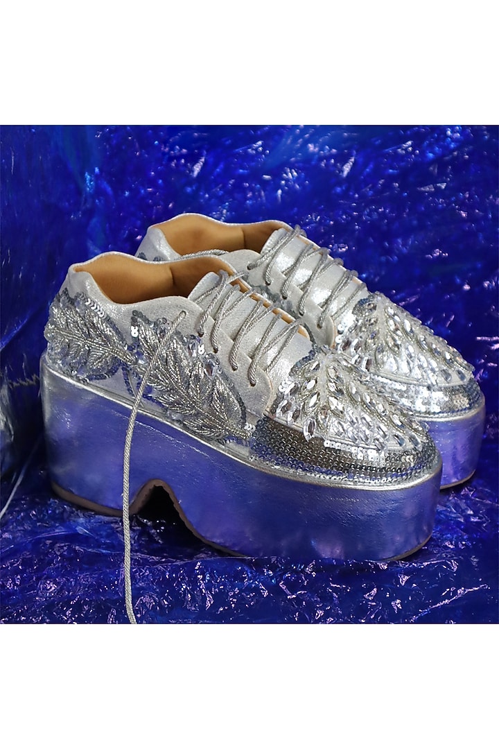 Silver & White Vegan Leather Leaf Motifs Embroidered Shoes by Chal Jooti at Pernia's Pop Up Shop