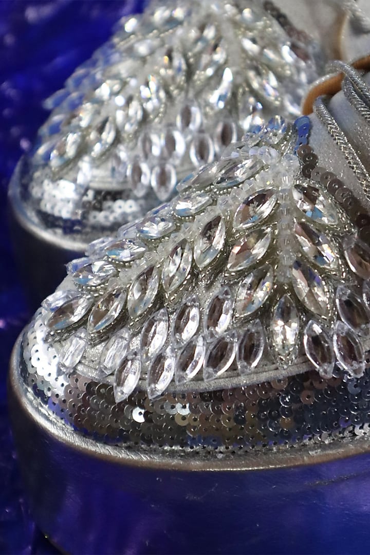 Silver & White Vegan Leather Leaf Motifs Embroidered Shoes by Chal Jooti at Pernia's Pop Up Shop
