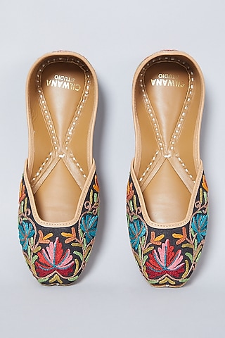 Black Kashmiri Embroidered Juttis by CILWANA STUDIO