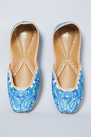 White & Blue Embroidered Juttis by CILWANA STUDIO