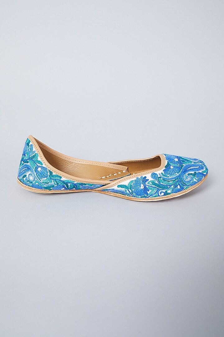 White & Blue Embroidered Juttis by CILWANA STUDIO at Pernia's Pop Up Shop