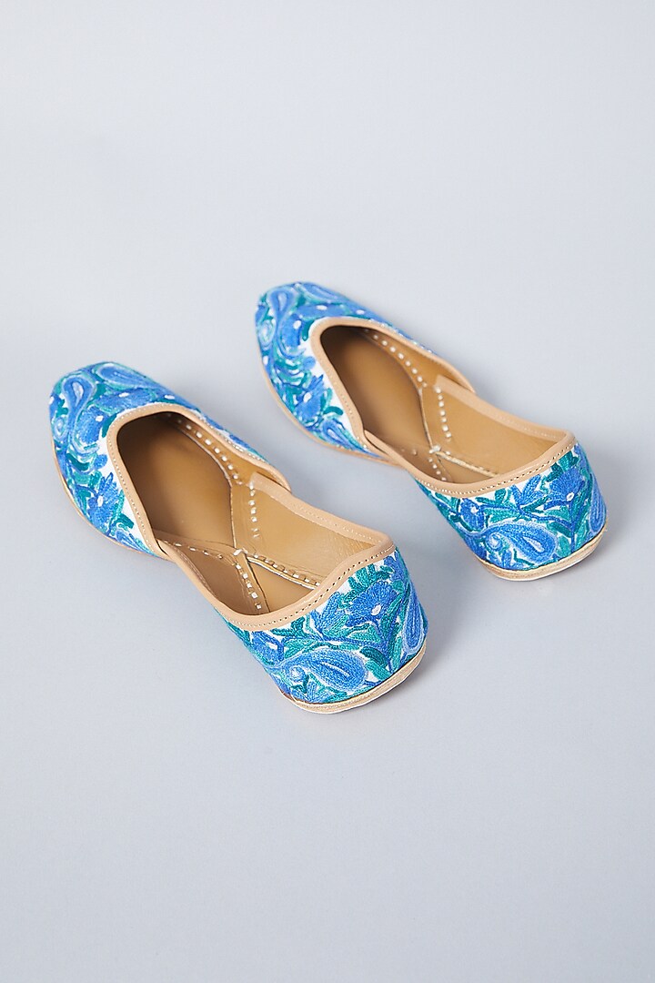 White & Blue Embroidered Juttis by CILWANA STUDIO at Pernia's Pop Up Shop