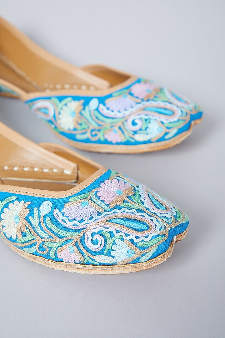 Ferozi Blue Paisley Embroidered Juttis by CILWANA STUDIO at Pernia's Pop Up Shop