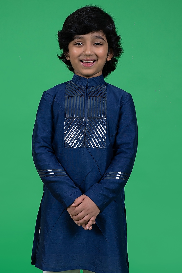 Navy Blue Cotton Silk Embroidered Kurta Set For Boys by Little Boys Closet at Pernia's Pop Up Shop