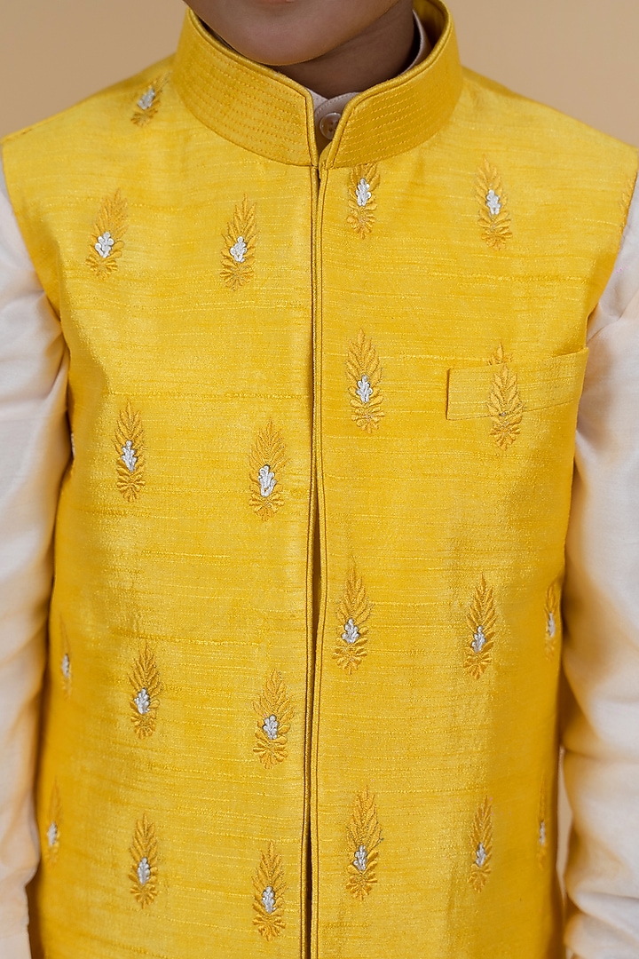 Yellow Silk Embroidered Bundi Jacket With Kurta Set For Boys by Little Boys Closet at Pernia's Pop Up Shop