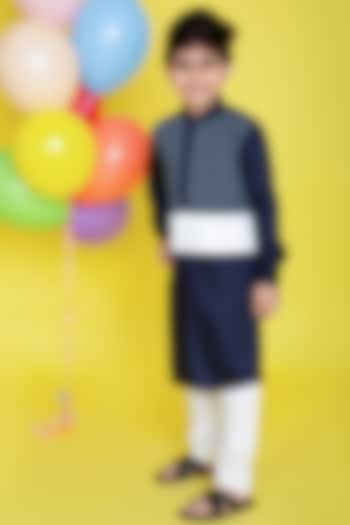 Navy Blue & White Color Blocked Kurta Set For Boys by Little Boys Closet at Pernia's Pop Up Shop