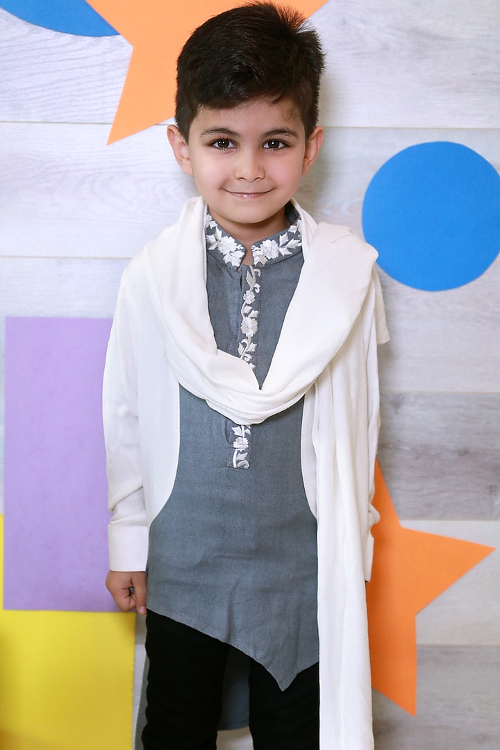 Grey Embroidered Kurta Set For Boys by Little Boys Closet at Pernia's Pop Up Shop