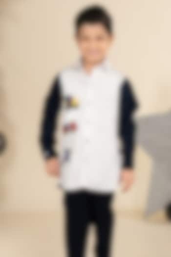 White & Navy Blue Cotton Satin Color-Blocked Shirt For Boys by Little Boys Closet at Pernia's Pop Up Shop