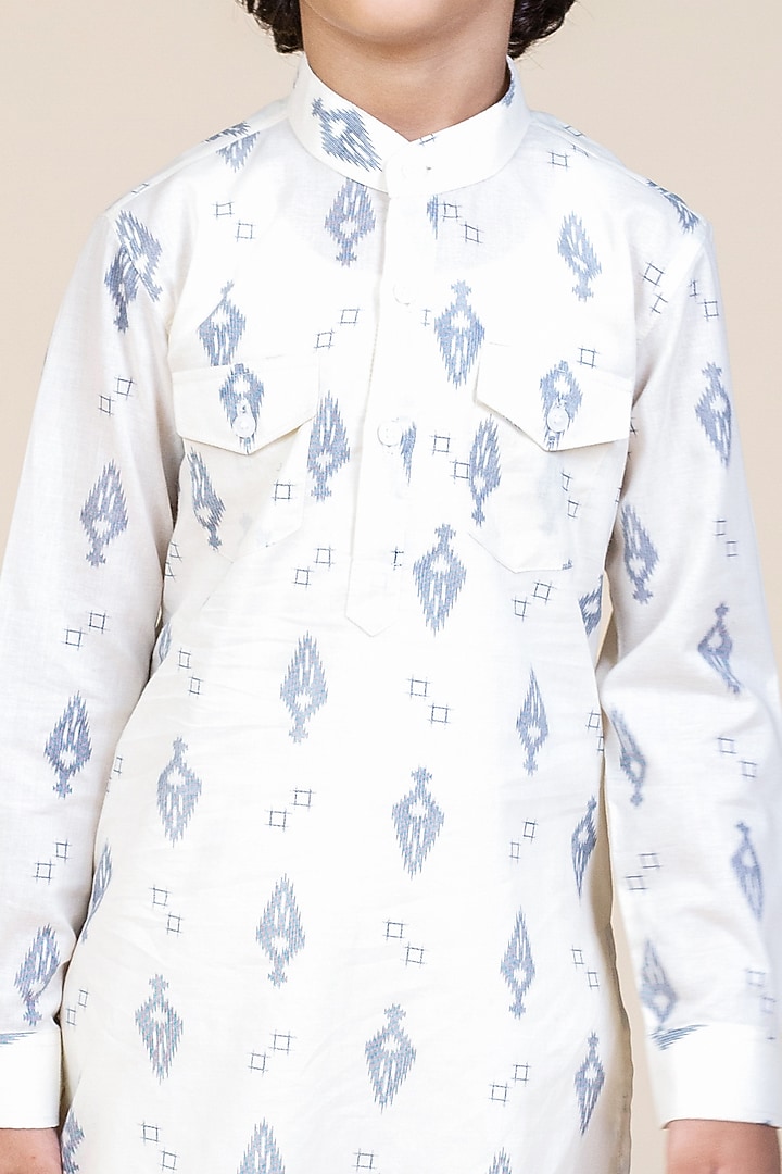 Off-White Printed Kurta Set For Boys by Little Boys Closet at Pernia's Pop Up Shop