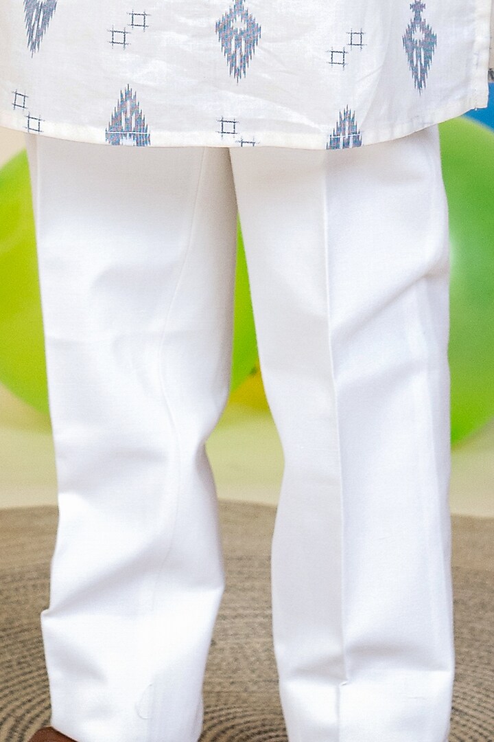 Off-White Printed Kurta Set For Boys by Little Boys Closet at Pernia's Pop Up Shop