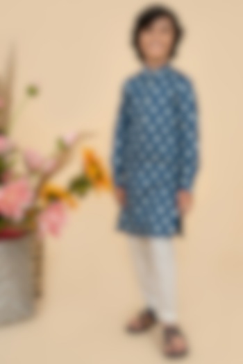 Blue & White Cotton Satin Printed Thread Kurta Set For Boys by Little Boys Closet at Pernia's Pop Up Shop
