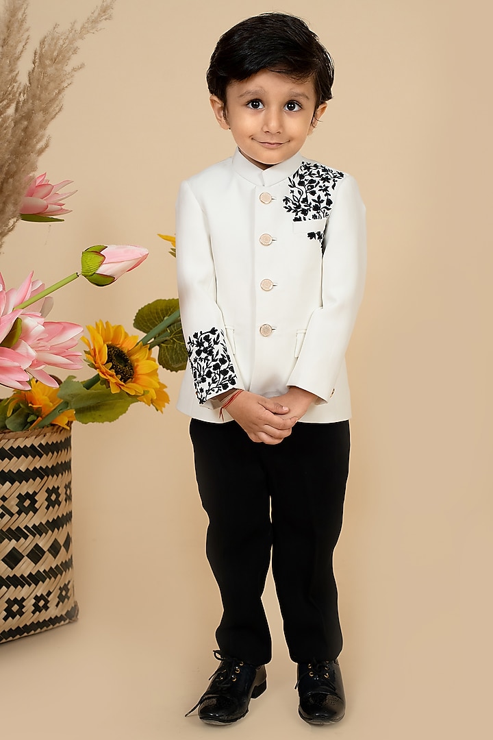 White Suiting Embroidered Bandhgala Jacket Set For Boys by Little Boys Closet