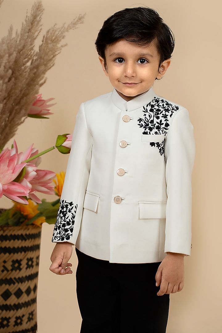 White Suiting Embroidered Bandhgala Jacket Set For Boys by Little Boys Closet at Pernia's Pop Up Shop