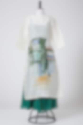 White & Green Hand Painted Kurta Set by CLOS at Pernia's Pop Up Shop