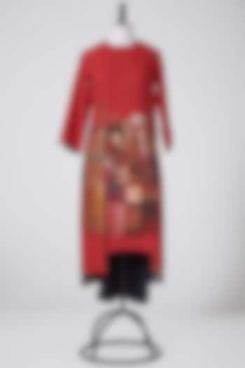 Red Hand Painted Kurta Set by CLOS at Pernia's Pop Up Shop