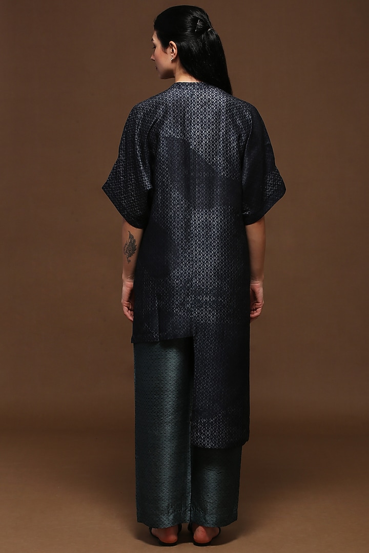 Prestige Blue & Lake Blue Pleated Tunic Set by CLOS at Pernia's Pop Up Shop