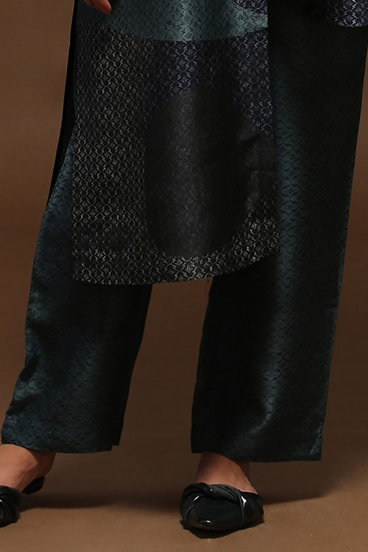 Prestige Blue & Lake Blue Pleated Tunic Set by CLOS at Pernia's Pop Up Shop