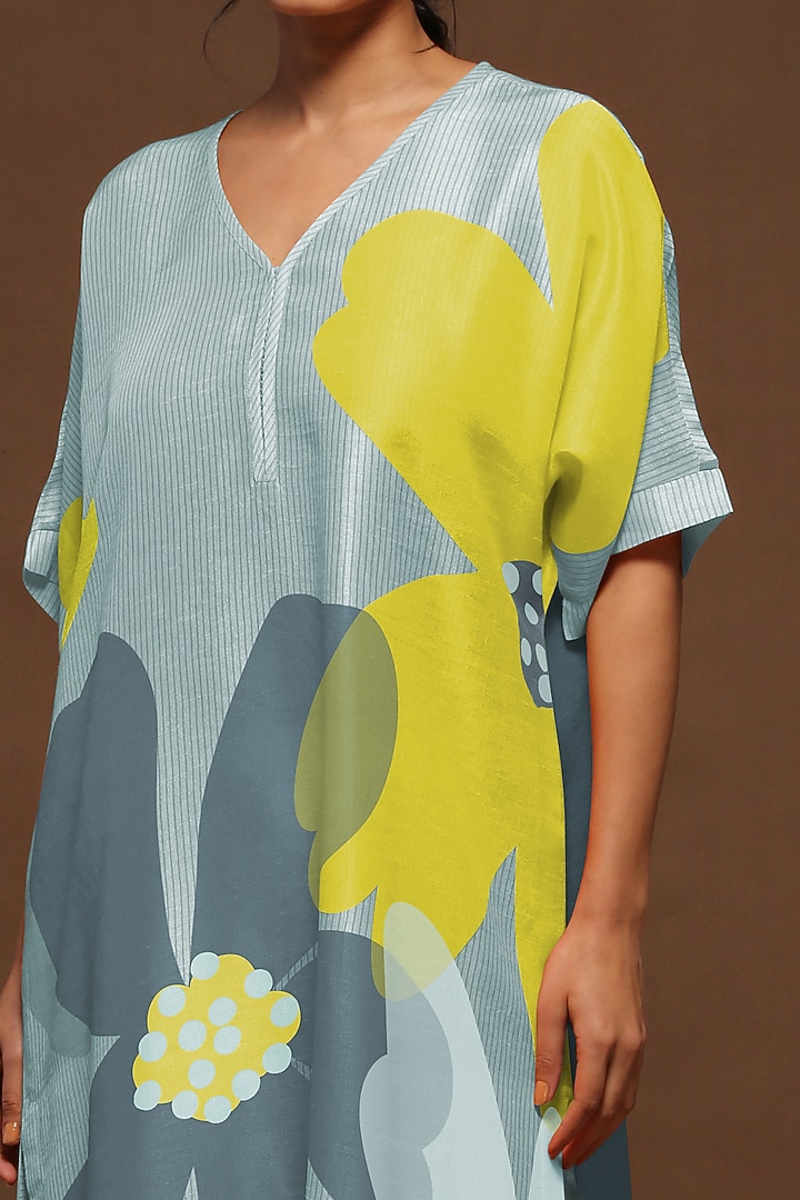 Blue Pearl Printed Kurta Set by CLOS at Pernia's Pop Up Shop