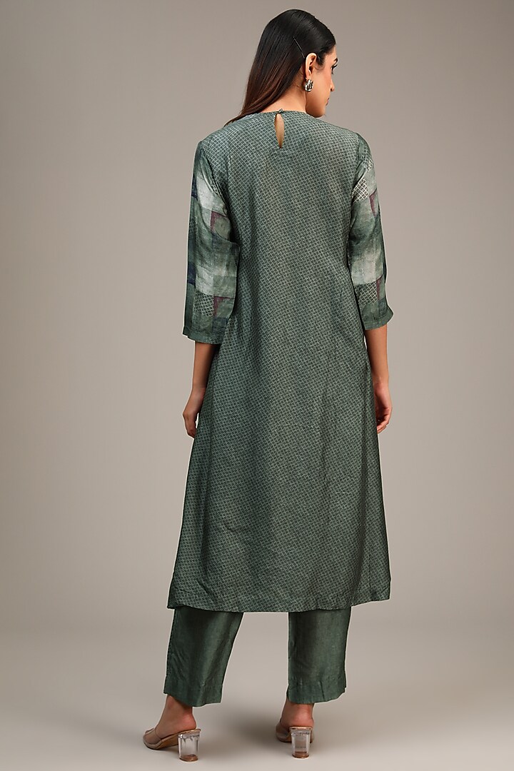 Grey Dupion Silk Geometric Printed Kurta Set by CLOS at Pernia's Pop Up Shop