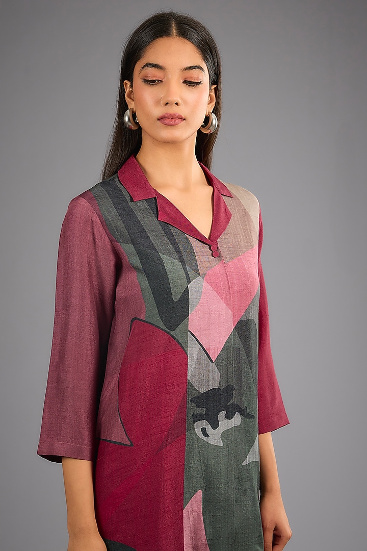 Maroon Dupion Silk Abstract Geometric Printed Kurta Set by CLOS at Pernia's Pop Up Shop