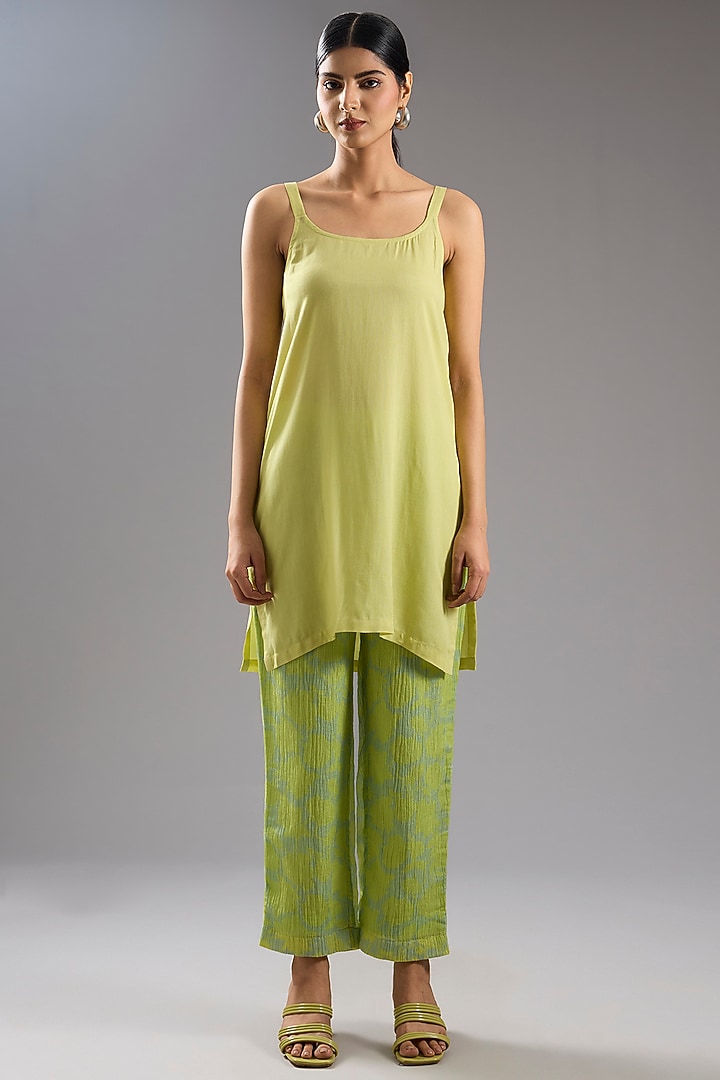 Green Shimmer Cupro Abstract Printed Tunic Kurta Set by CLOS at Pernia's Pop Up Shop