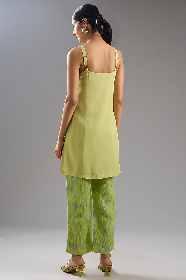Green Shimmer Cupro Abstract Printed Tunic Kurta Set by CLOS at Pernia's Pop Up Shop