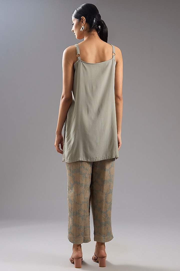 Grey Shimmer Cupro Abstract Printed Tunic Kurta Set by CLOS at Pernia's Pop Up Shop