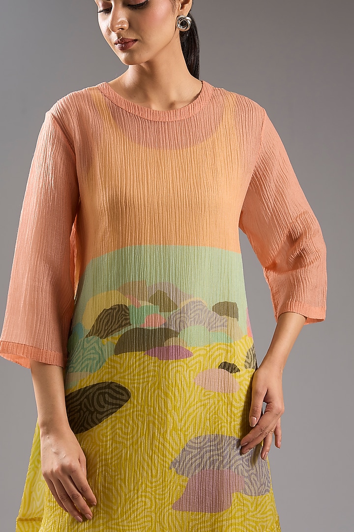 Peach Shimmer Cupro Abstract Printed Tunic Kurta Set by CLOS at Pernia's Pop Up Shop