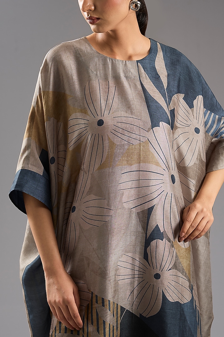 Grey Dupion Silk Abstract Printed Kaftan Set by CLOS at Pernia's Pop Up Shop