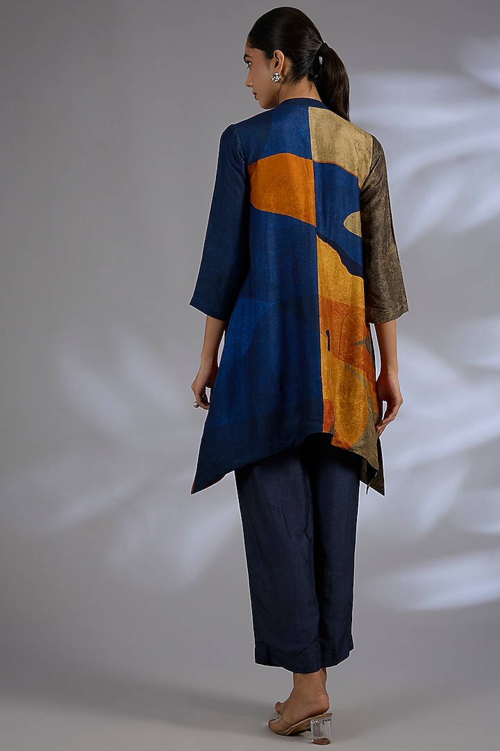 Blue Dupion Silk Shaded Kurta Set by CLOS at Pernia's Pop Up Shop