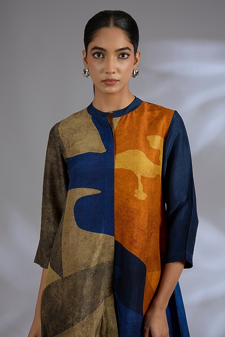 Blue Dupion Silk Shaded Kurta Set by CLOS at Pernia's Pop Up Shop