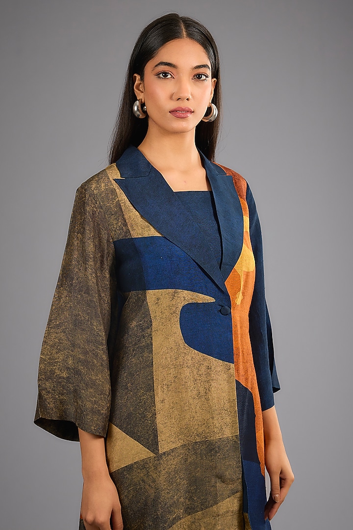 Blue Dupion Silk Abstract Geometric Printed Kurta Set by CLOS at Pernia's Pop Up Shop