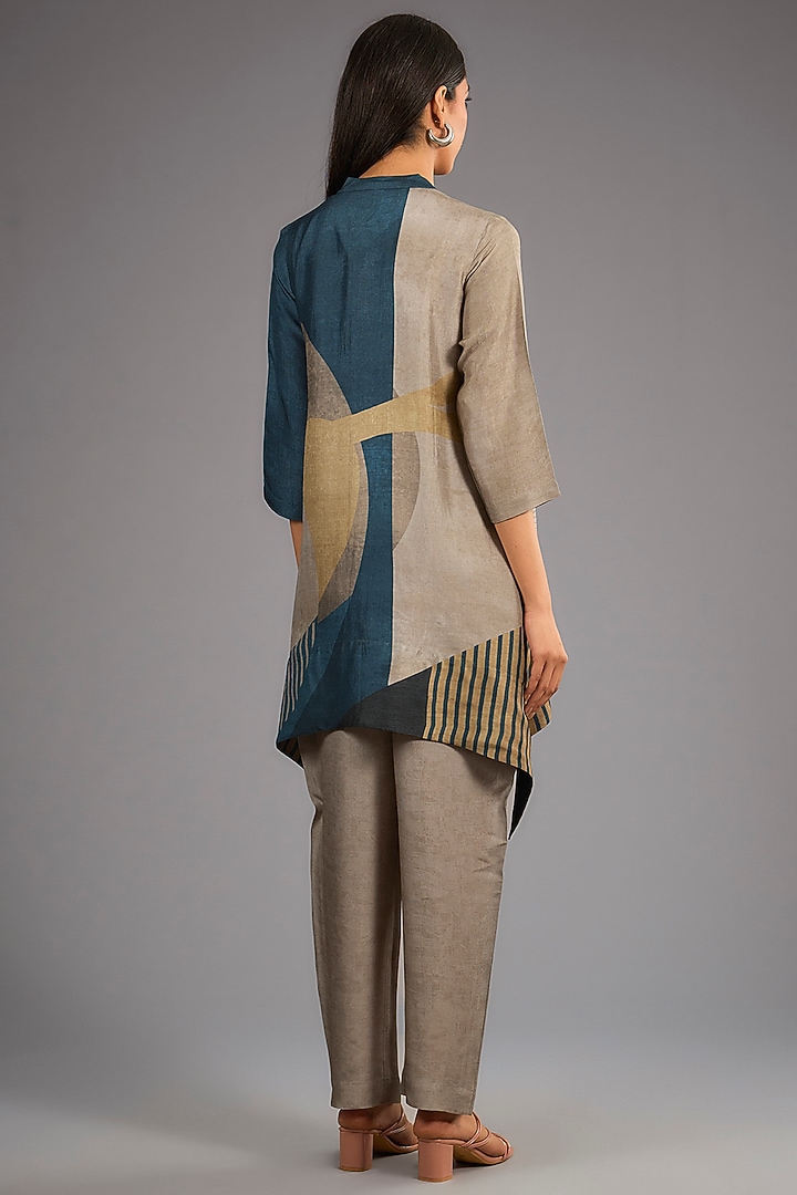 Grey Dupion Silk Printed Kurta Set by CLOS at Pernia's Pop Up Shop
