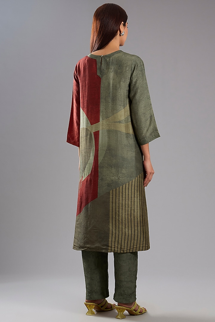 Green Dupion Silk Abstract Printed Tunic Kurta Set by CLOS at Pernia's Pop Up Shop