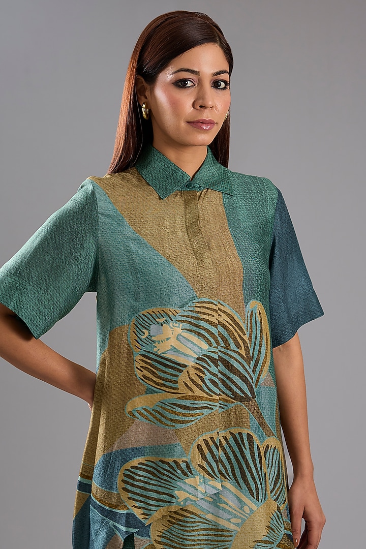 Green Dupion Silk Abstract Printed Tunic Kurta Set by CLOS at Pernia's Pop Up Shop