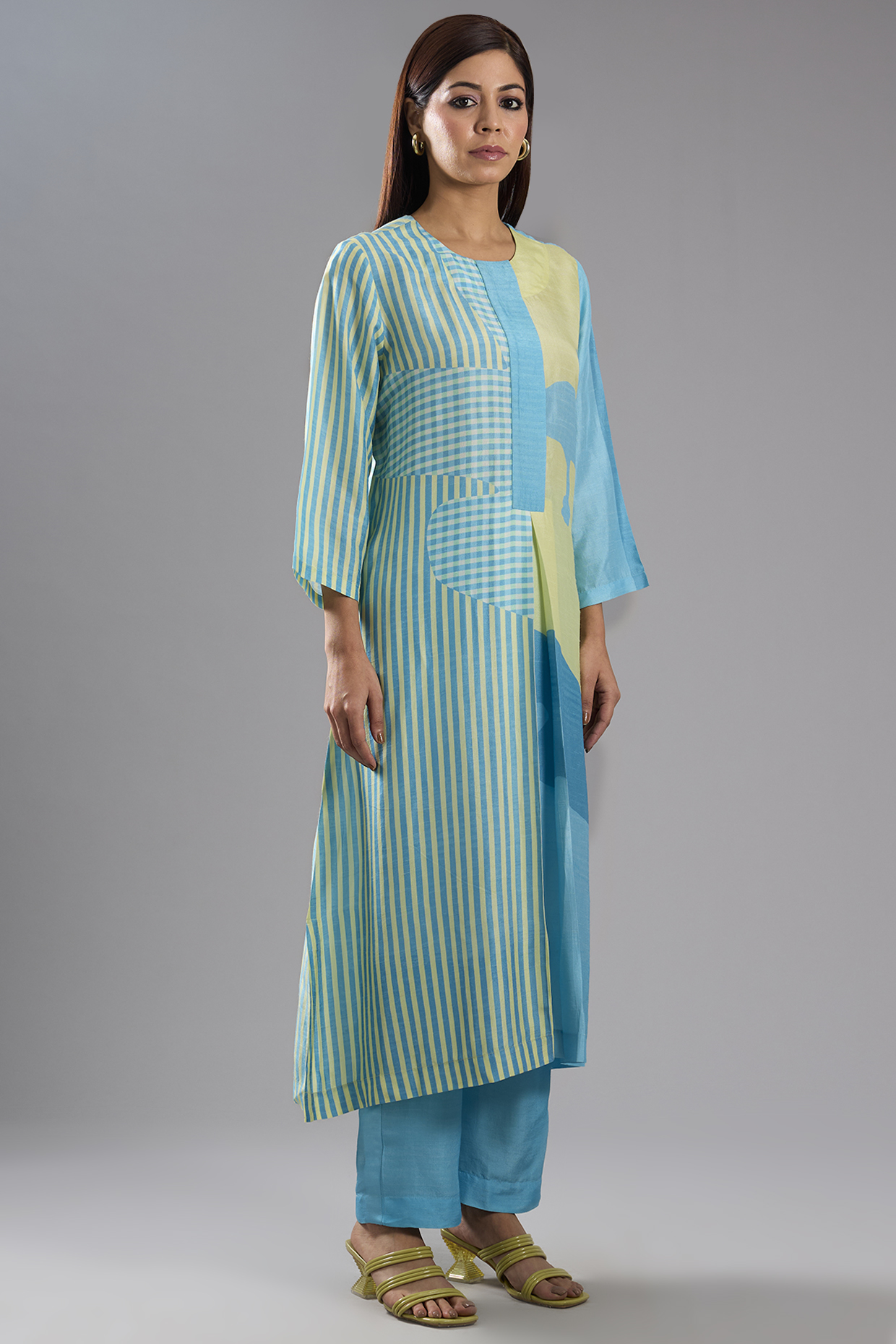 Blue Dupion Silk Abstract Printed Tunic Kurta Set by CLOS at Pernia's Pop Up Shop