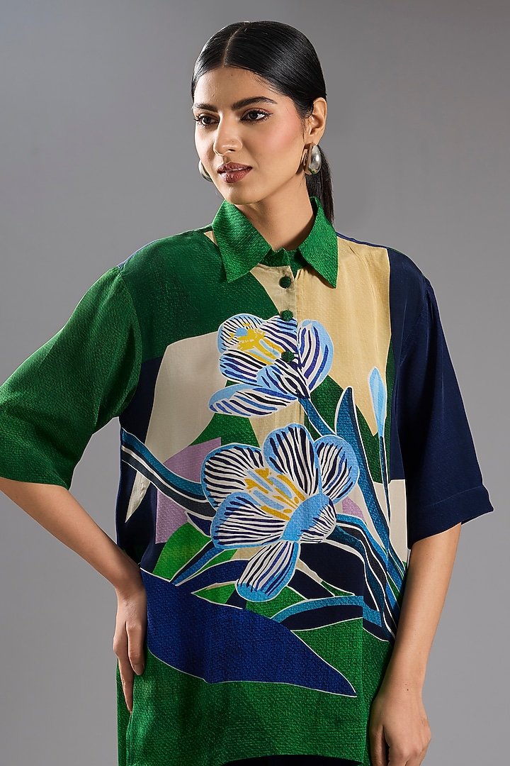 Green Silk Crepe Abstract Printed Kurta Set by CLOS at Pernia's Pop Up Shop