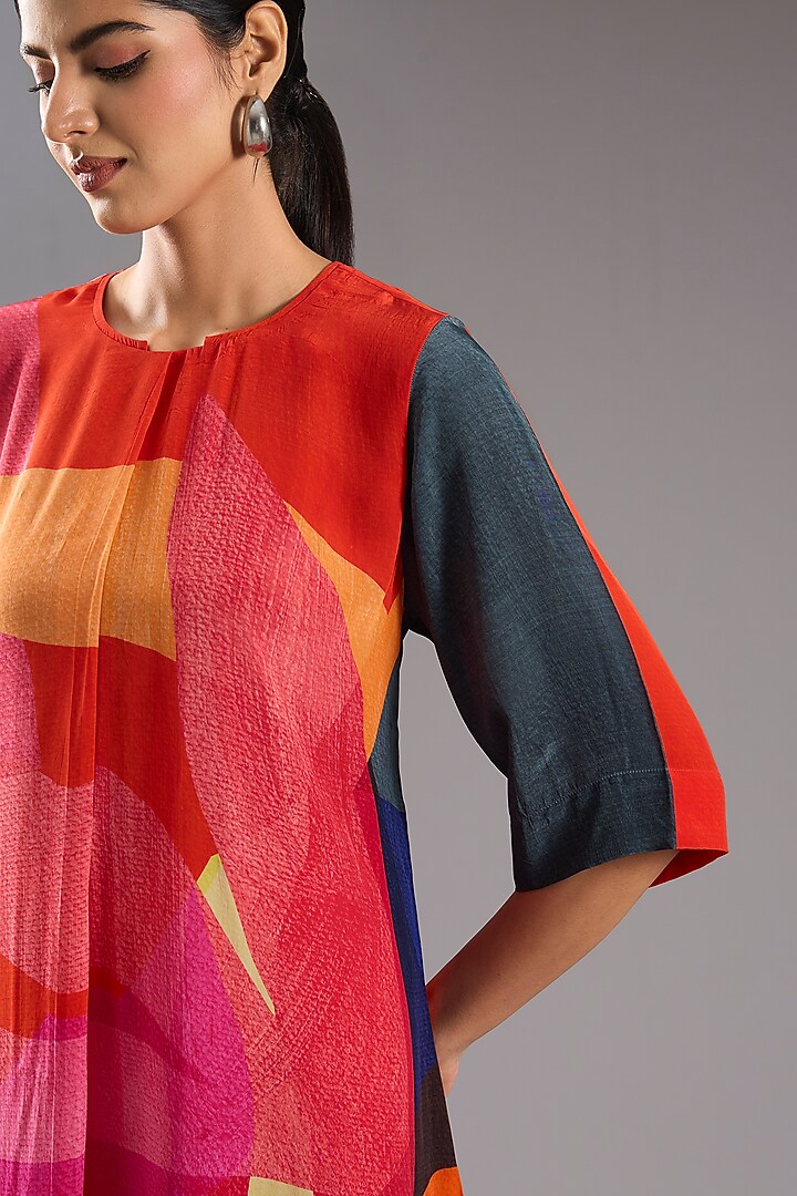 Red Silk Crepe Abstract Printed Kurta Set by CLOS at Pernia's Pop Up Shop