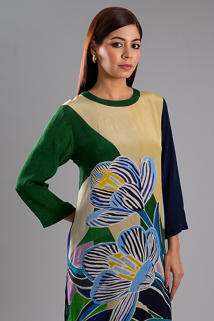 Green Silk Crepe Abstract Printed Kurta Set by CLOS at Pernia's Pop Up Shop