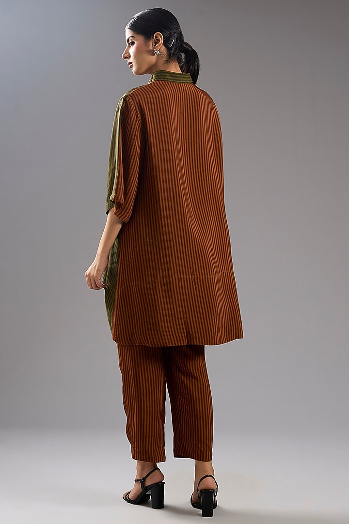 Green Silk Crepe Abstract Printed Tunic Kurta Set by CLOS at Pernia's Pop Up Shop