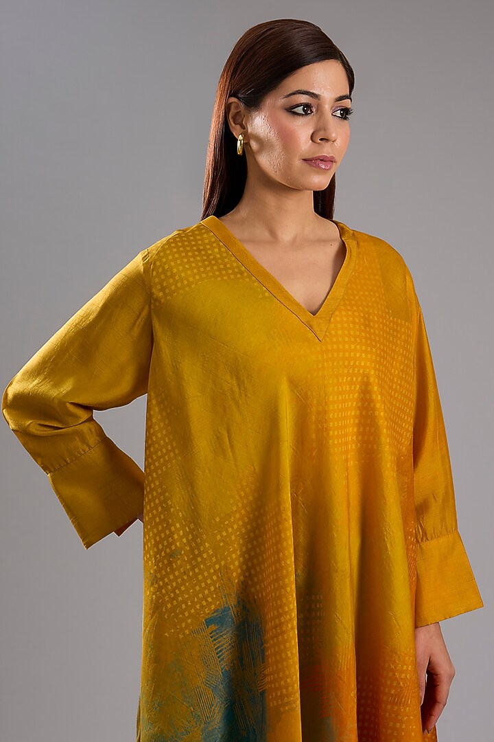 Orange Dupion Silk Abstract Printed Tunic Kurta Set by CLOS at Pernia's Pop Up Shop