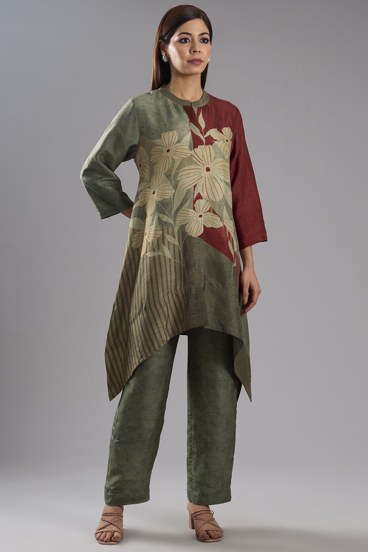 Green Dupion Silk Abstract Printed Tunic Kurta Set by CLOS at Pernia's Pop Up Shop