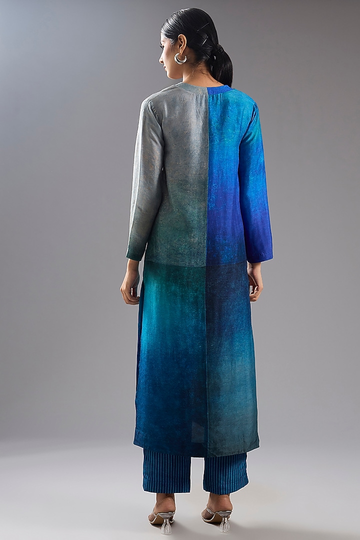 Blue Dupion Silk Abstract Printed Tunic Kurta Set by CLOS at Pernia's Pop Up Shop