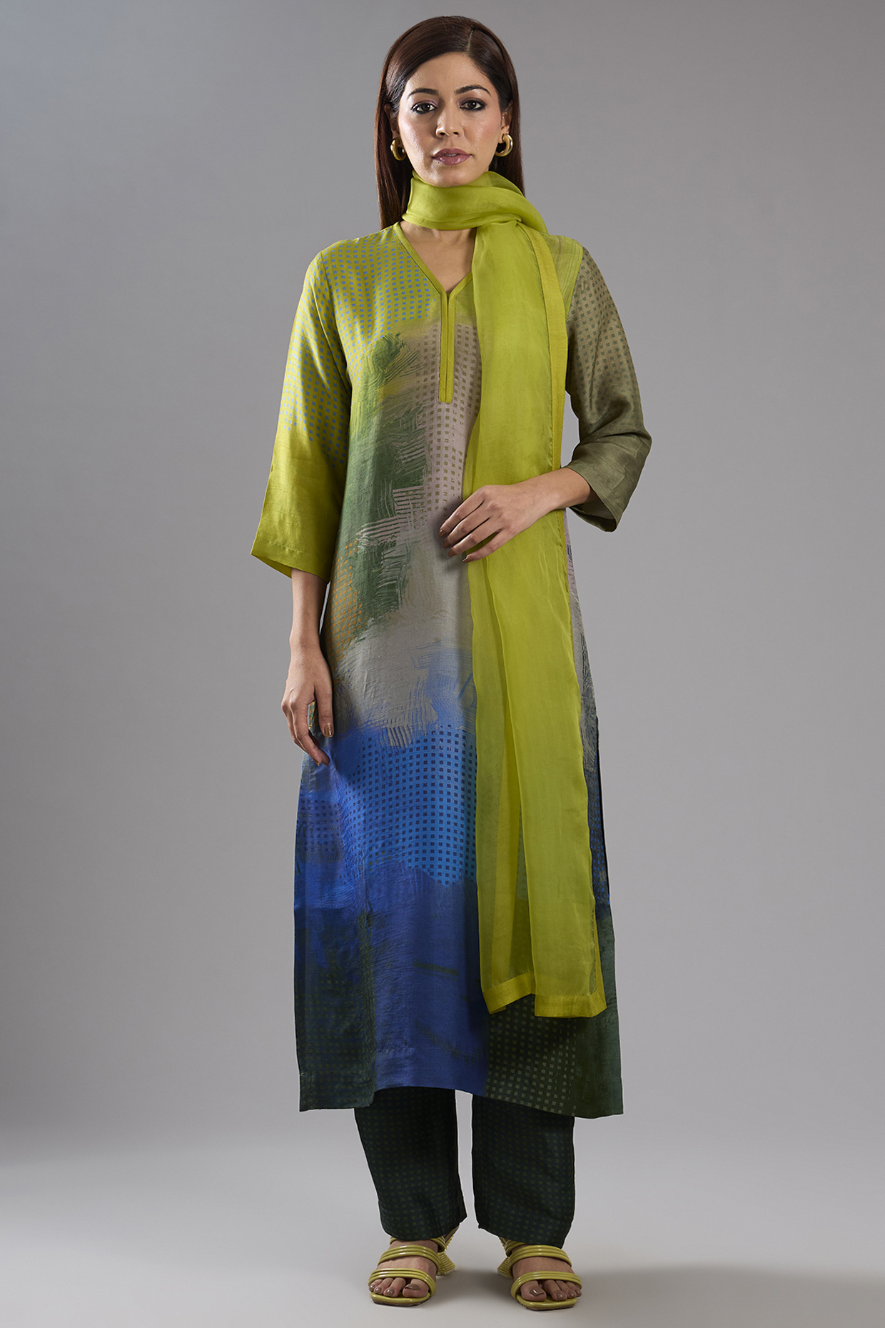 Green Dupion Silk Abstract Printed Tunic Kurta Set by CLOS at Pernia's Pop Up Shop