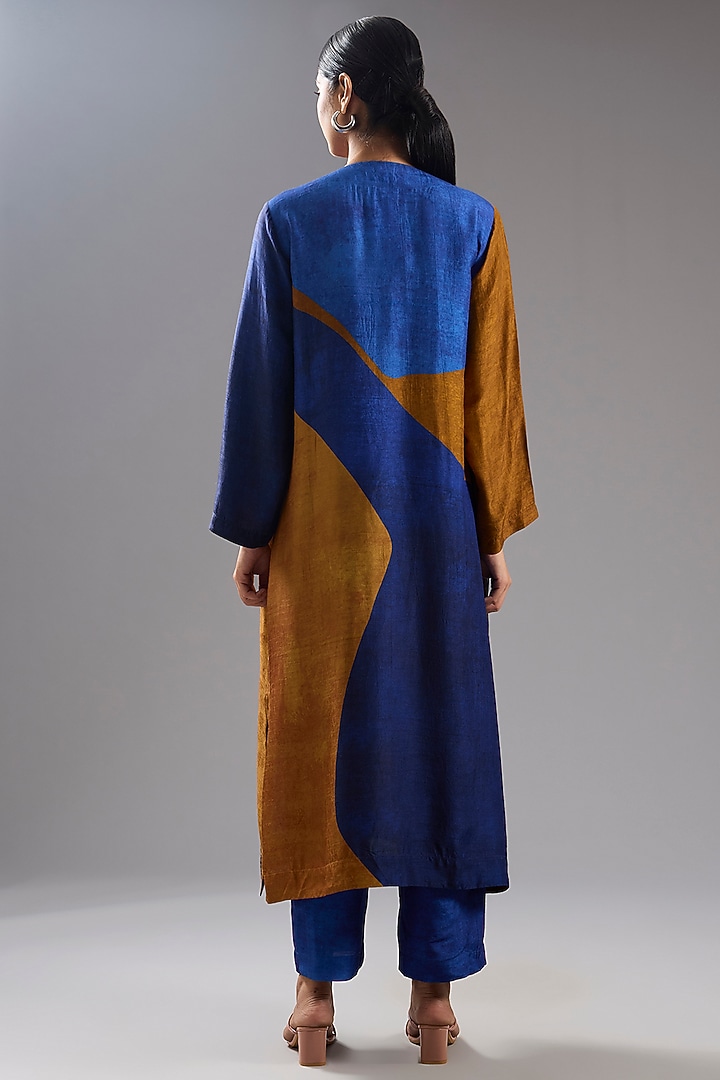 Blue Dupion Silk Abstract Printed Tunic Kurta Set by CLOS at Pernia's Pop Up Shop