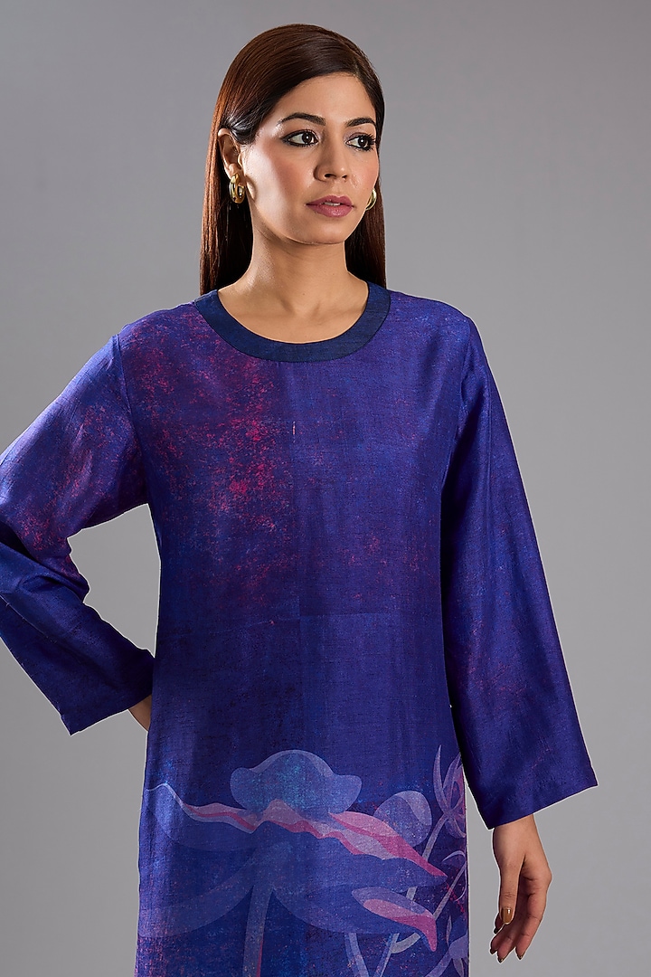 Blue Dupion Silk Abstract Printed Tunic Kurta Set by CLOS at Pernia's Pop Up Shop