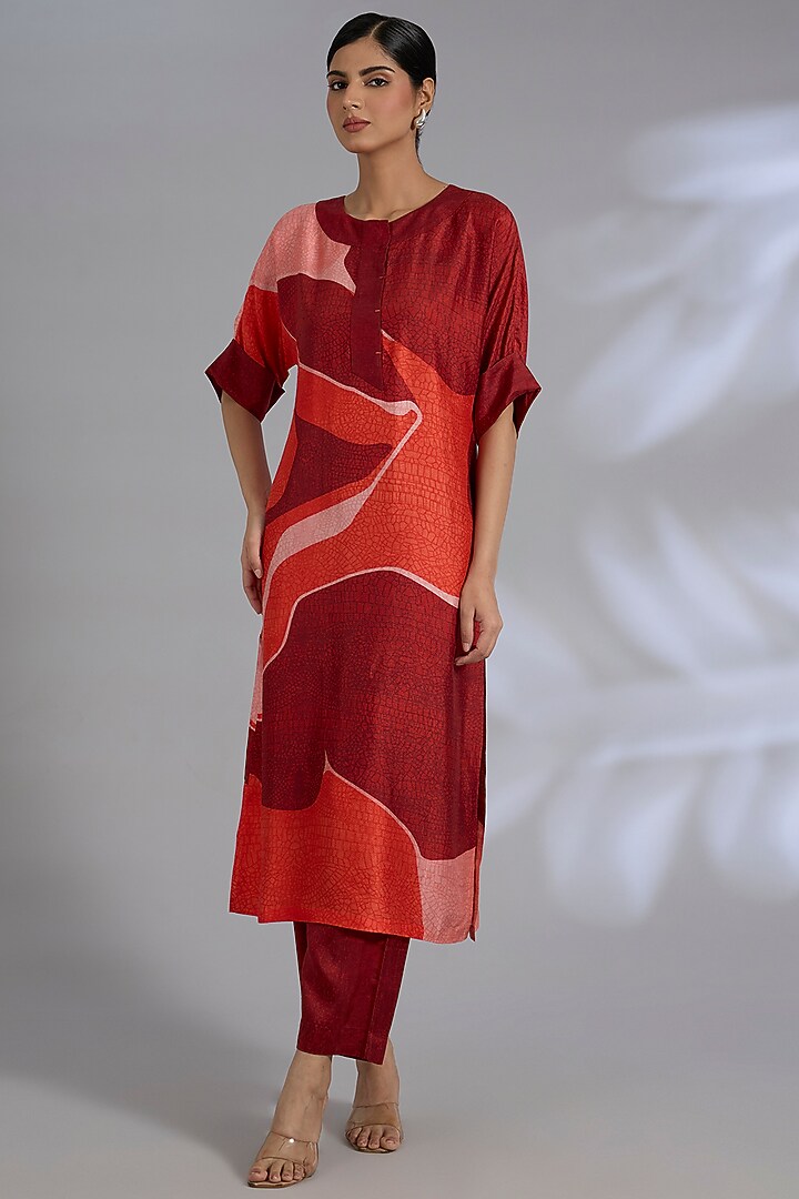 Maroon Dupion Silk Kurta Set by CLOS at Pernia's Pop Up Shop
