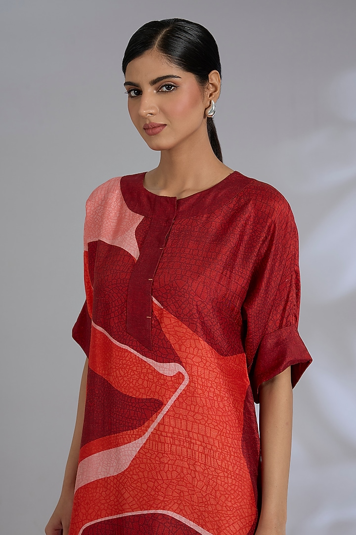 Maroon Dupion Silk Kurta Set by CLOS at Pernia's Pop Up Shop