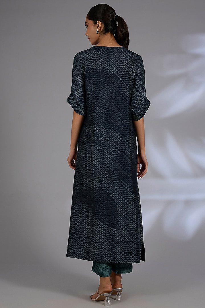 Green Dupion Silk Kurta Set by CLOS at Pernia's Pop Up Shop