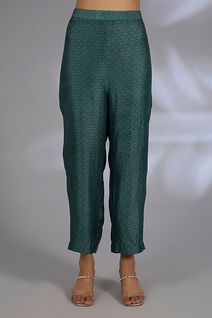 Green Dupion Silk Kurta Set by CLOS at Pernia's Pop Up Shop